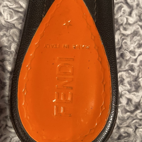 Fendi sandals authenticated size 6 in good condition beautiful color - Picture 10 of 10